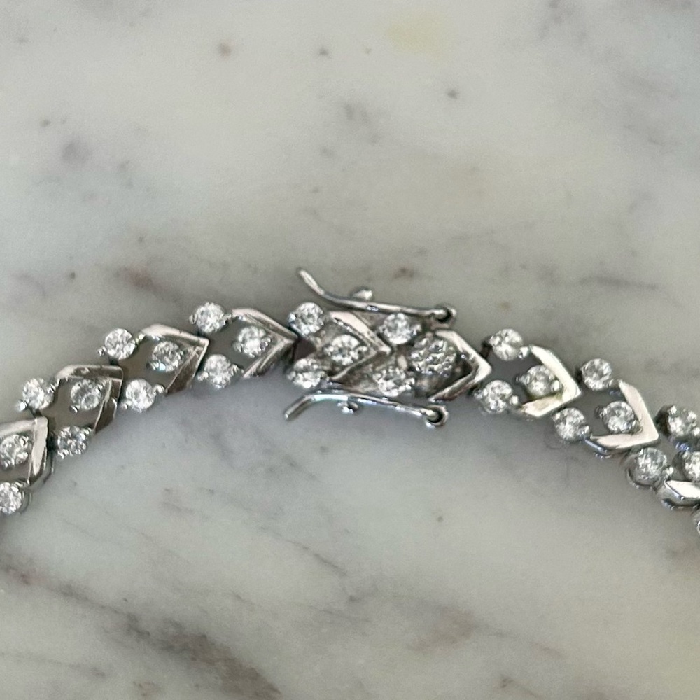 Faux diamond bracelet - Picture 2 of 2